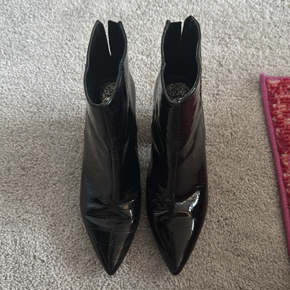 Vince Camuto Black Patent Leather Ankle Boots - Size 8.5 - Picture 2 of 7